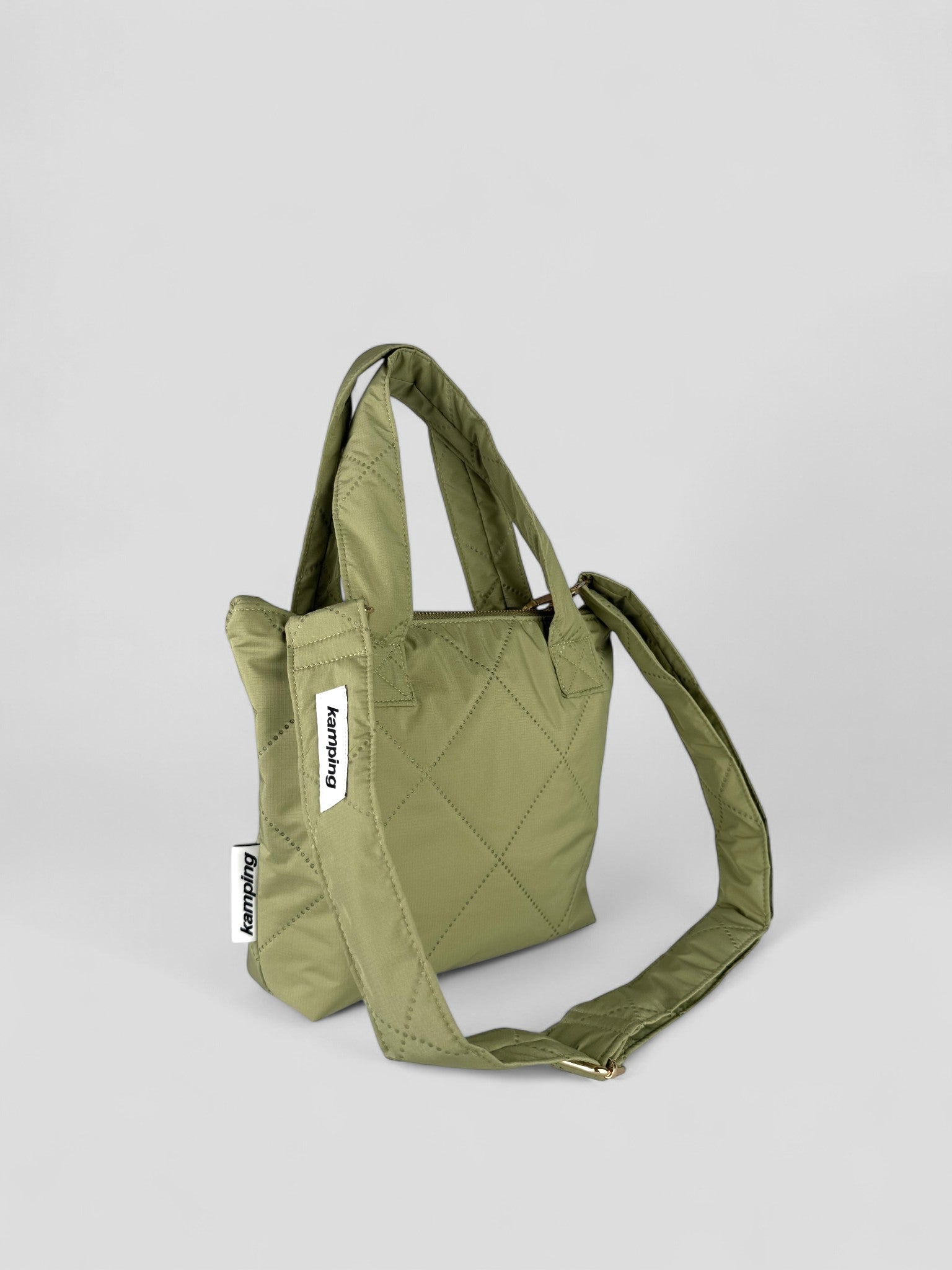 Kamping Studios kleine Umhängetasche in Matcha Grün, Produktfoto, Seitenansicht