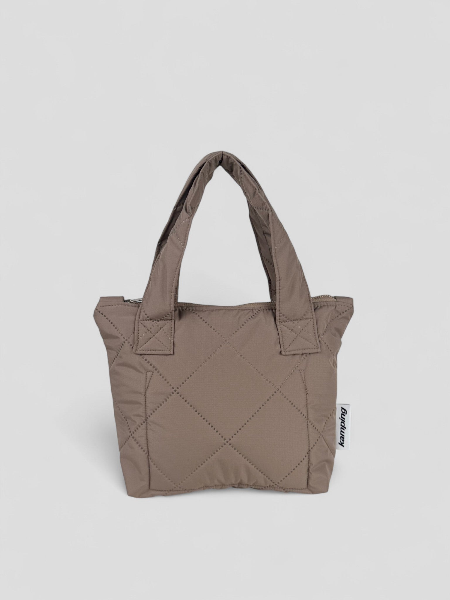 Kamping Studios, kleine Umhängetasche in Beige, Produktfoto, Rückseite