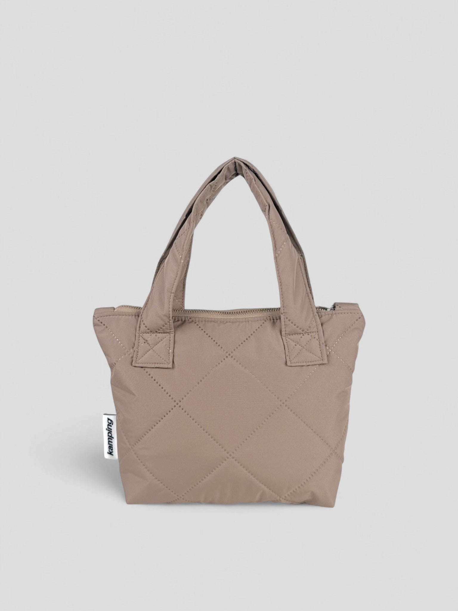 Kamping Studios kleine Umhängetasche in Beige, Produktfoto, Vorderansicht