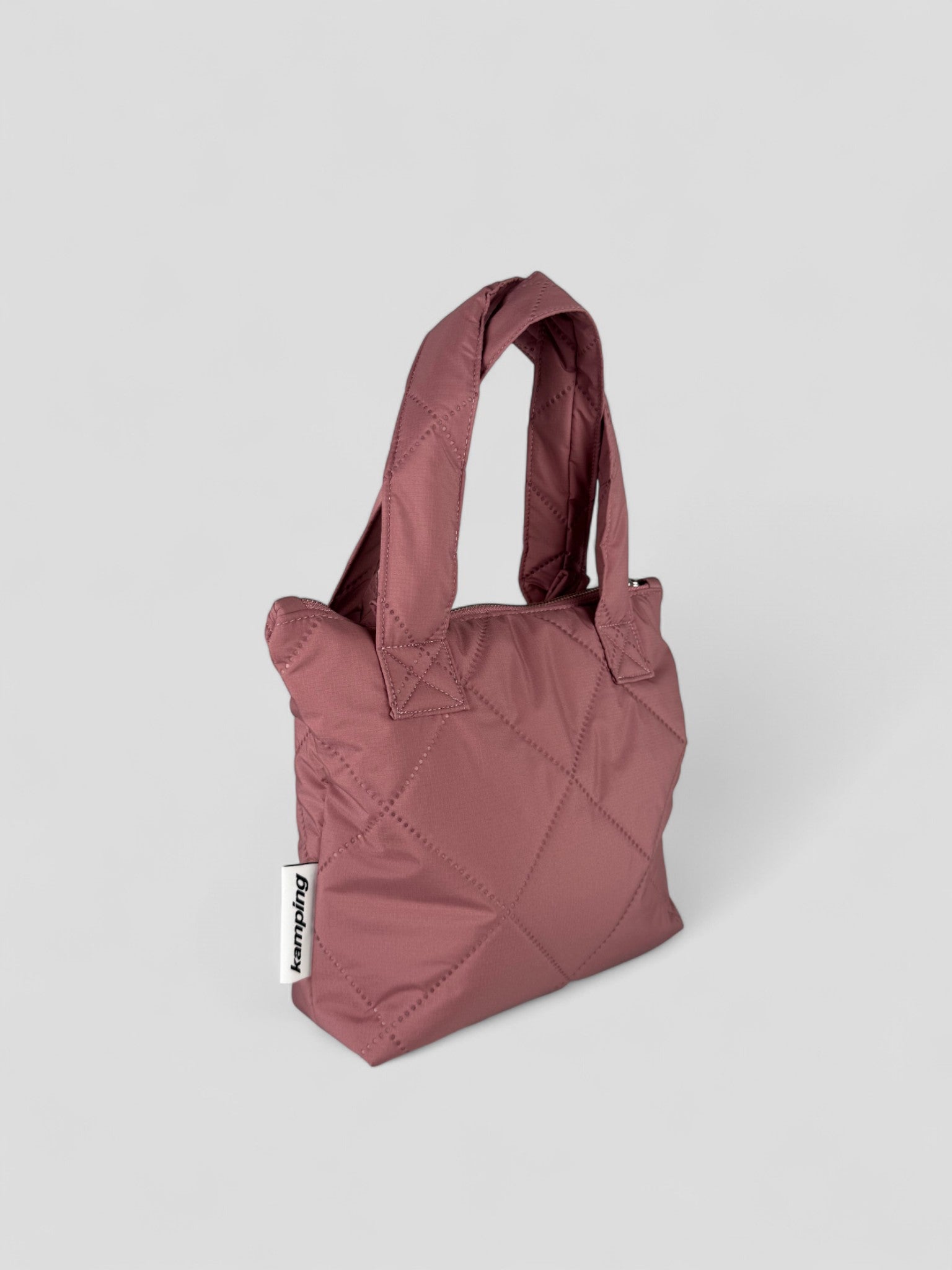 Kamping Studios kleine Umhängetasche in Rose-Pink, Produktfoto, Seitenansicht