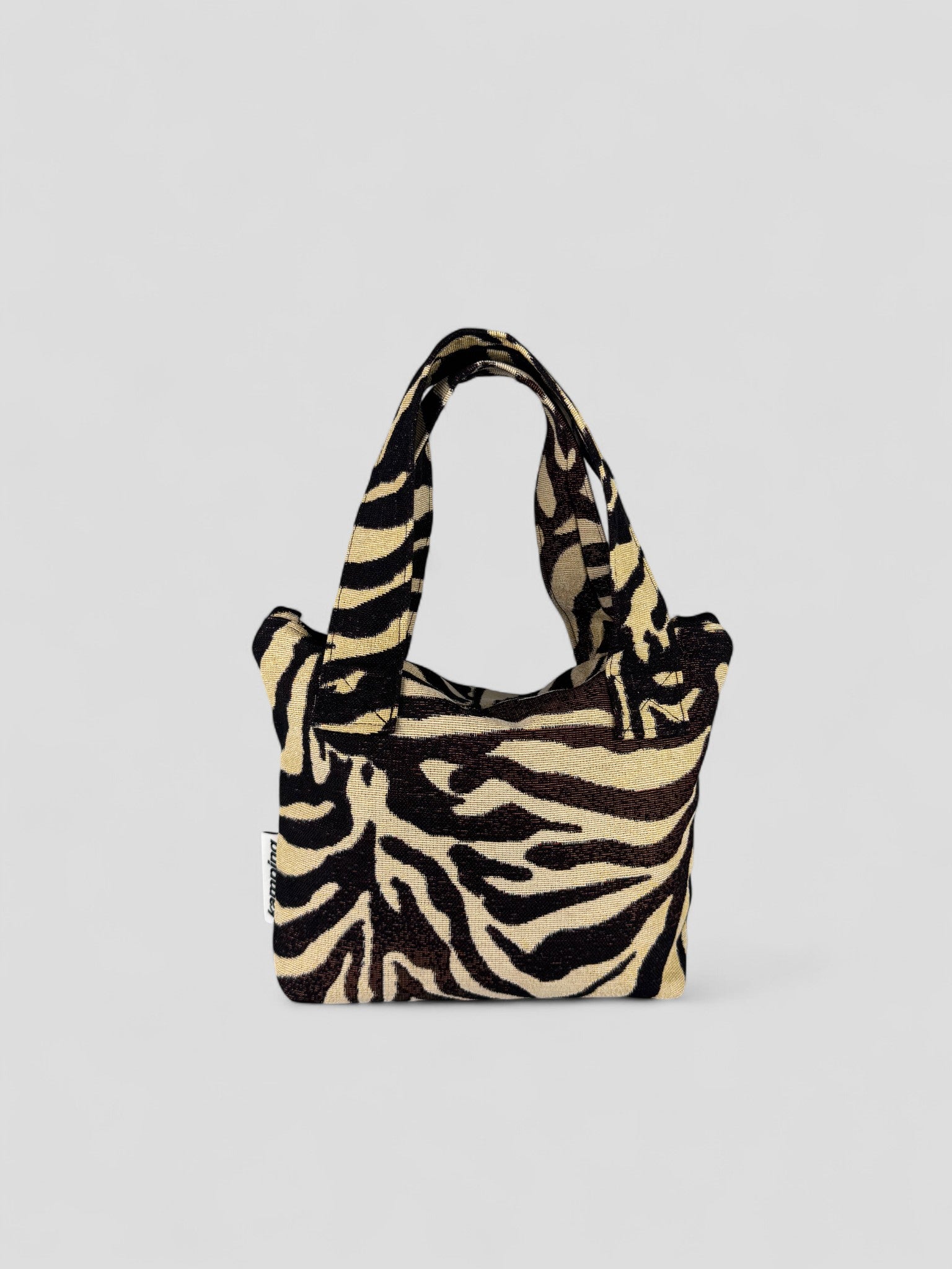 Kamping Studios kleine Umhängetasche mit Zebra-Muster, Produktfoto, Vorderansicht