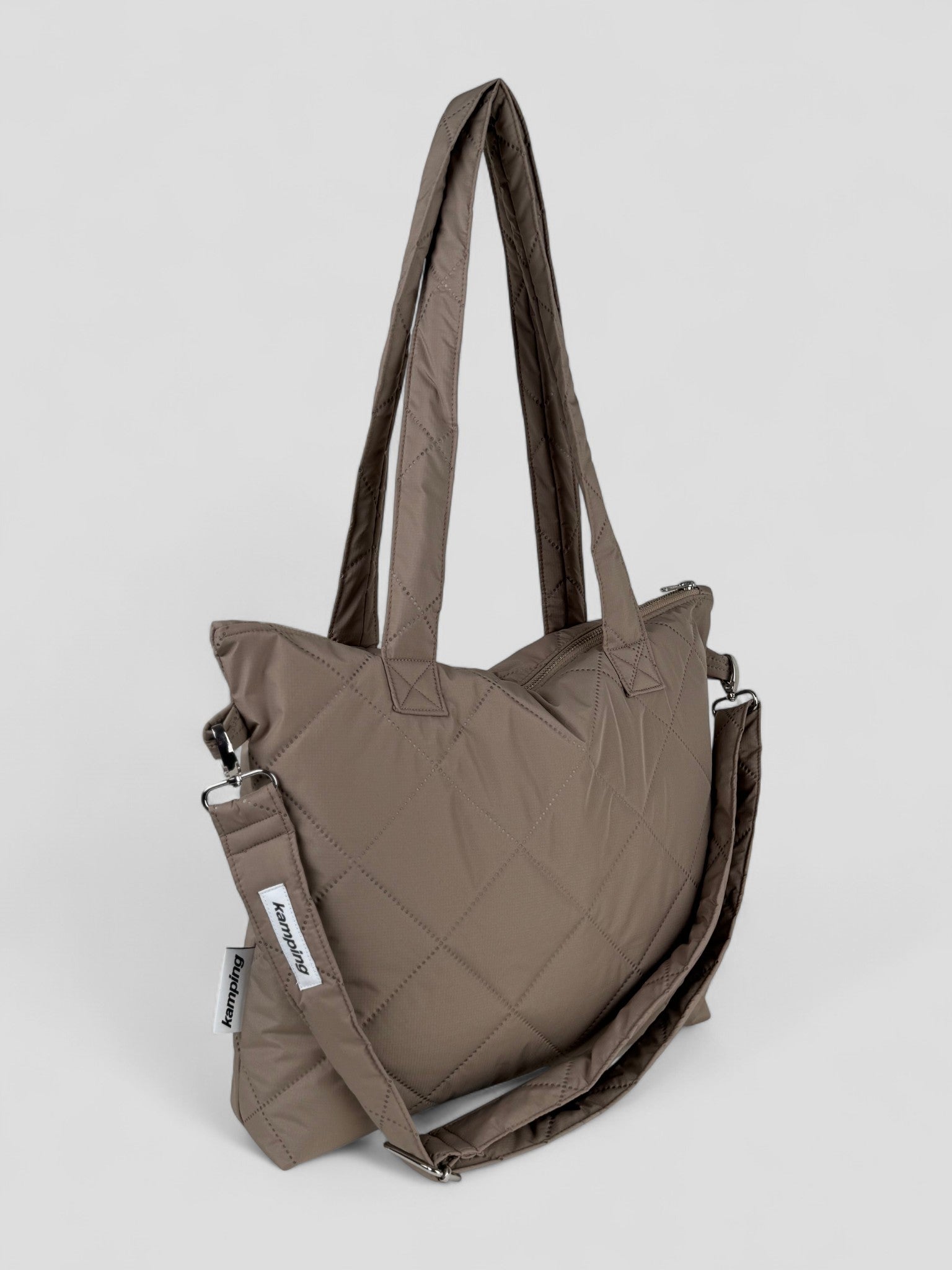 Kamping Studios Everyday-Stepptasche, beige, Produktfoto, Seitenansicht mit Gurt