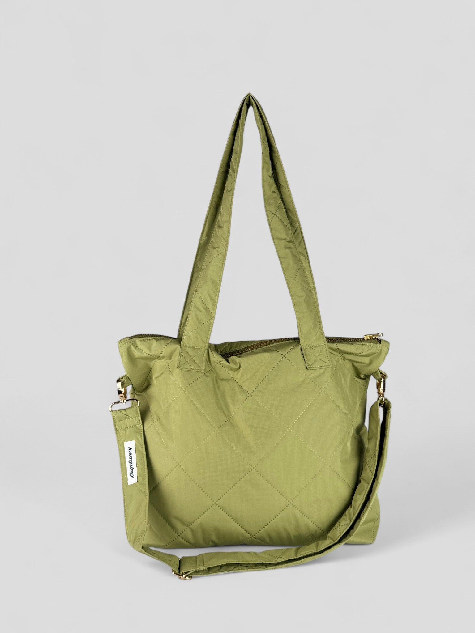 Kamping Studios Everyday-Stepptasche mit Schultergurt in Matcha-Gruen, Produktfoto, Vorderseite