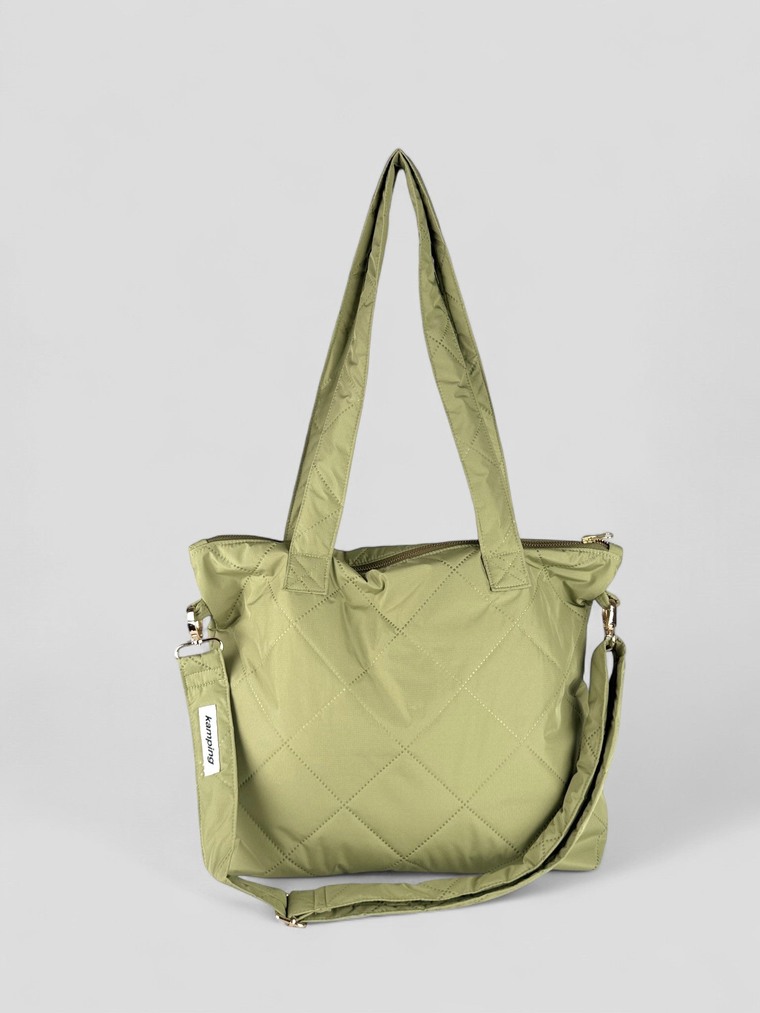 Kamping Studios Everyday-Stepptasche mit Schultergurt in Matcha-Gruen, Produktfoto, Vorderseite