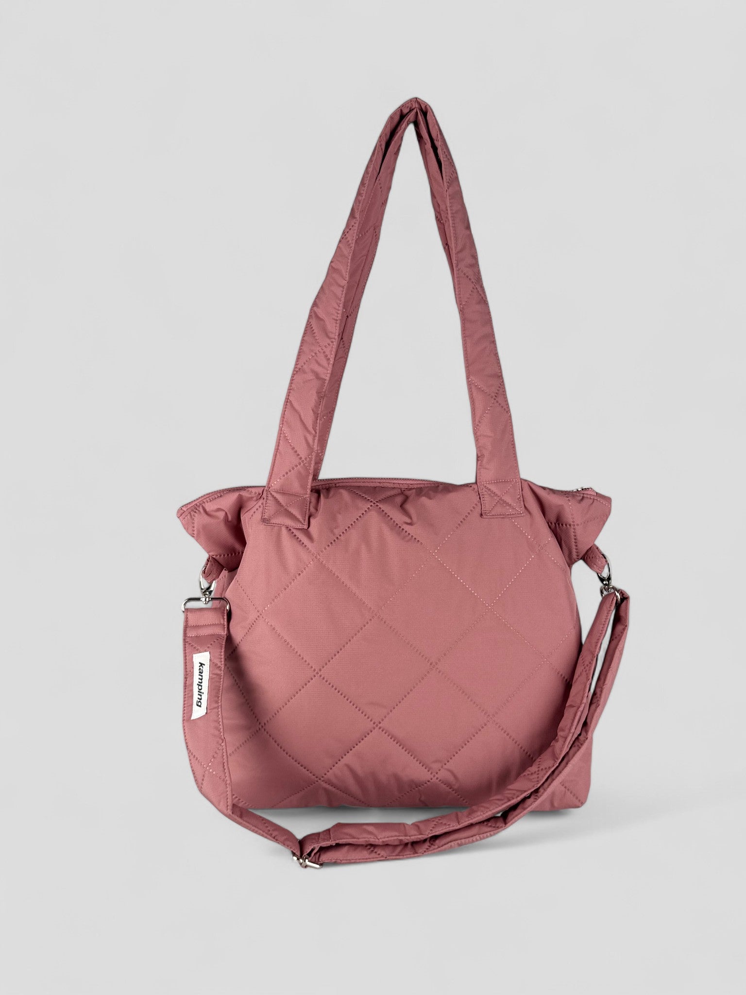 Kamping Studios Everyday-Stepptasche, Pink-Rose, Produktfoto mit Schultergurt, Vorderseite