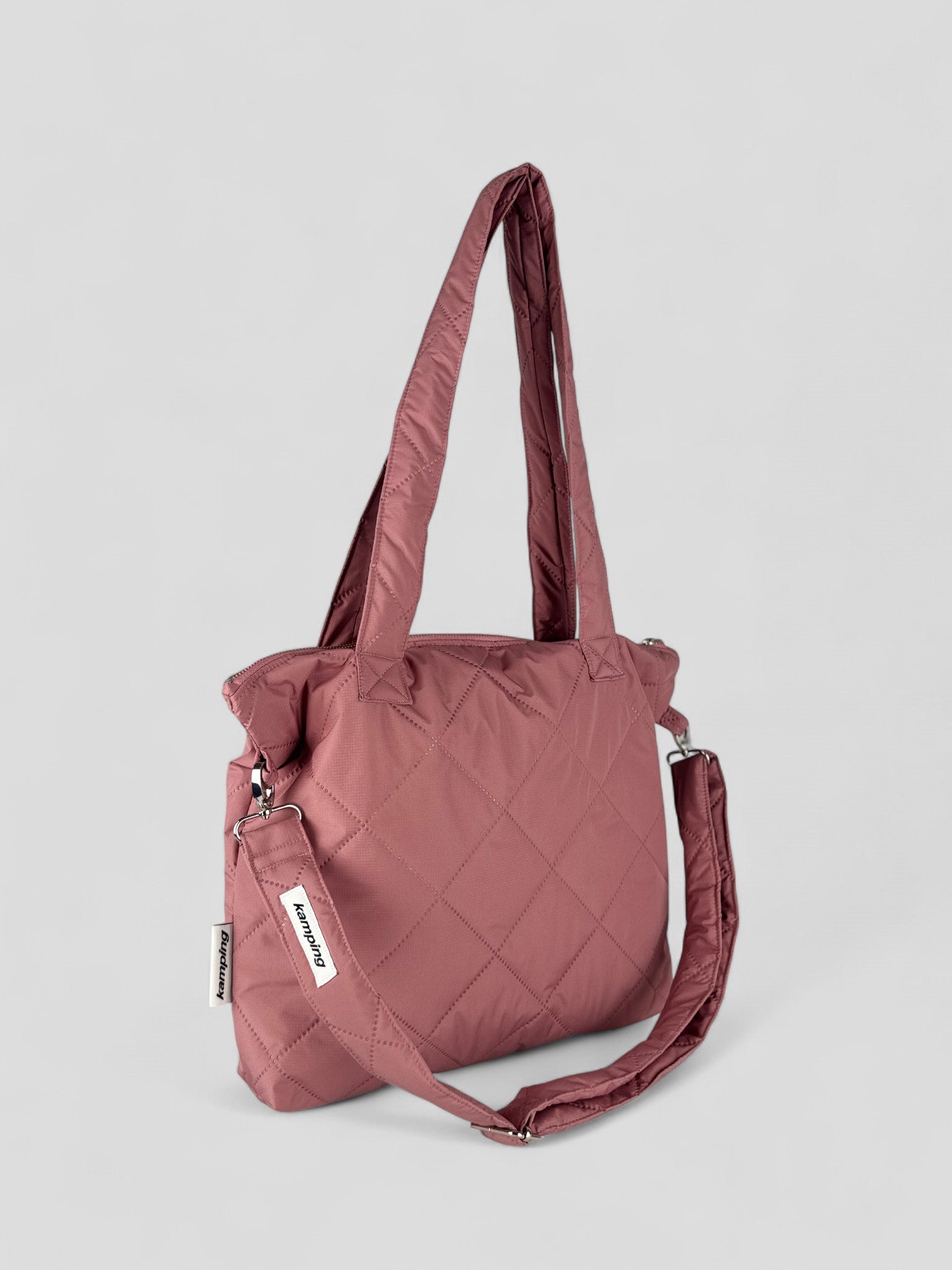 Kamping Studios Everyday-Stepptasche, Pink-Rose, Produktfoto mit Schultergurt, Seitenansicht