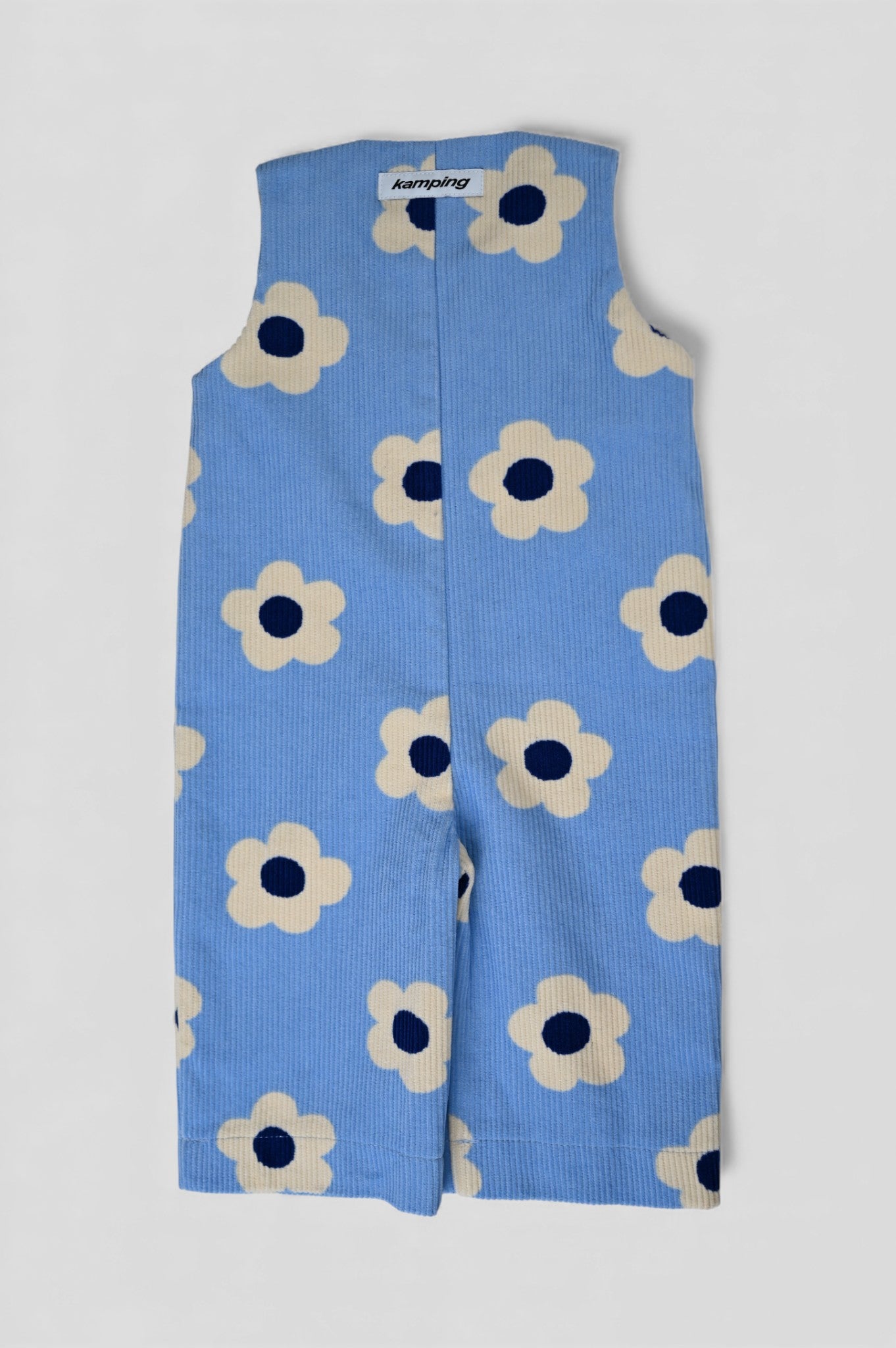 Kamping Studios - Baby Overall und Strampler mit blauen Blumen, produktfoto, Rueckseite