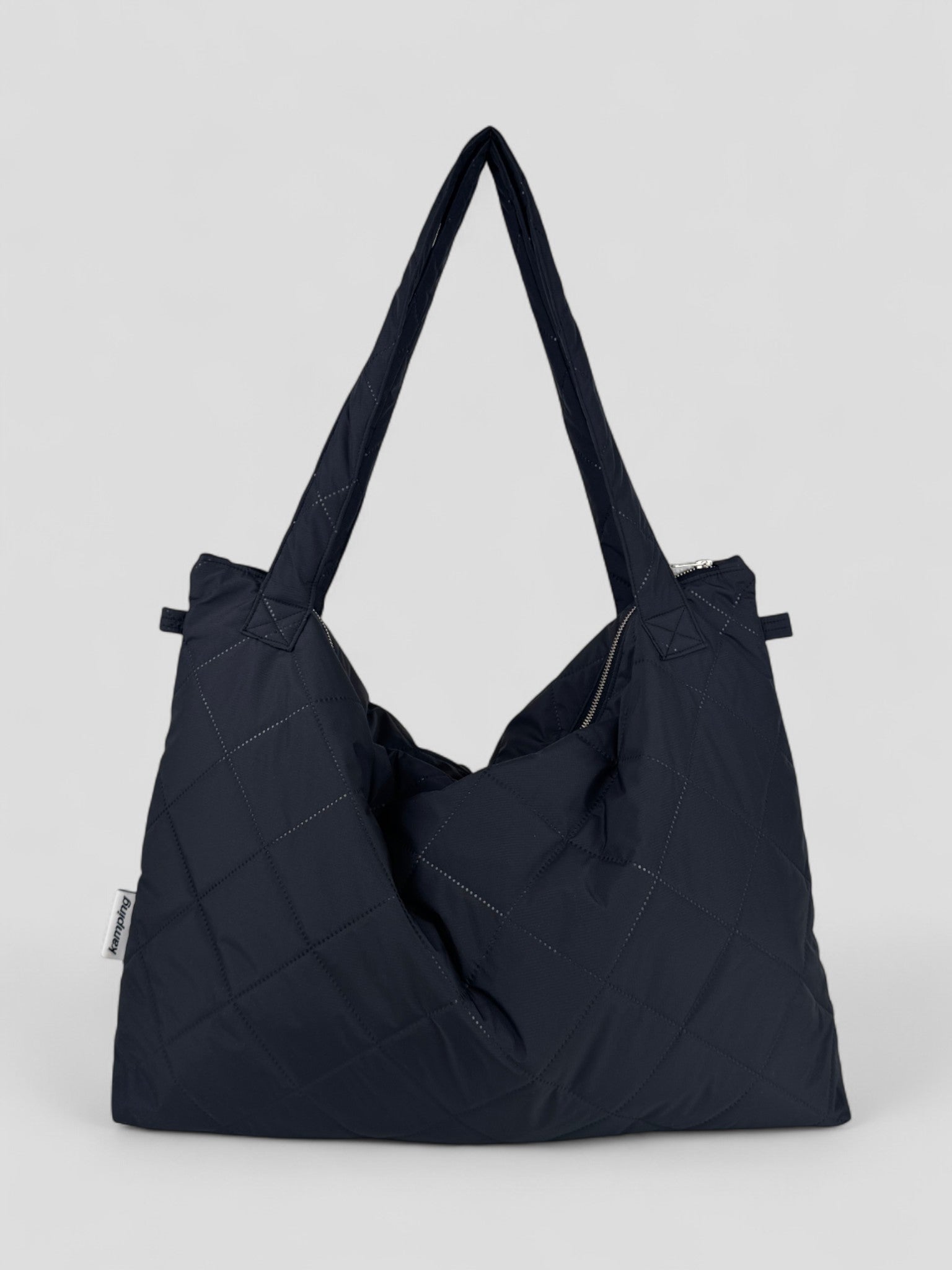 Kamping Studios Mom-Bag und Weekender in Schwarz, Produktfoto, Vorderansicht