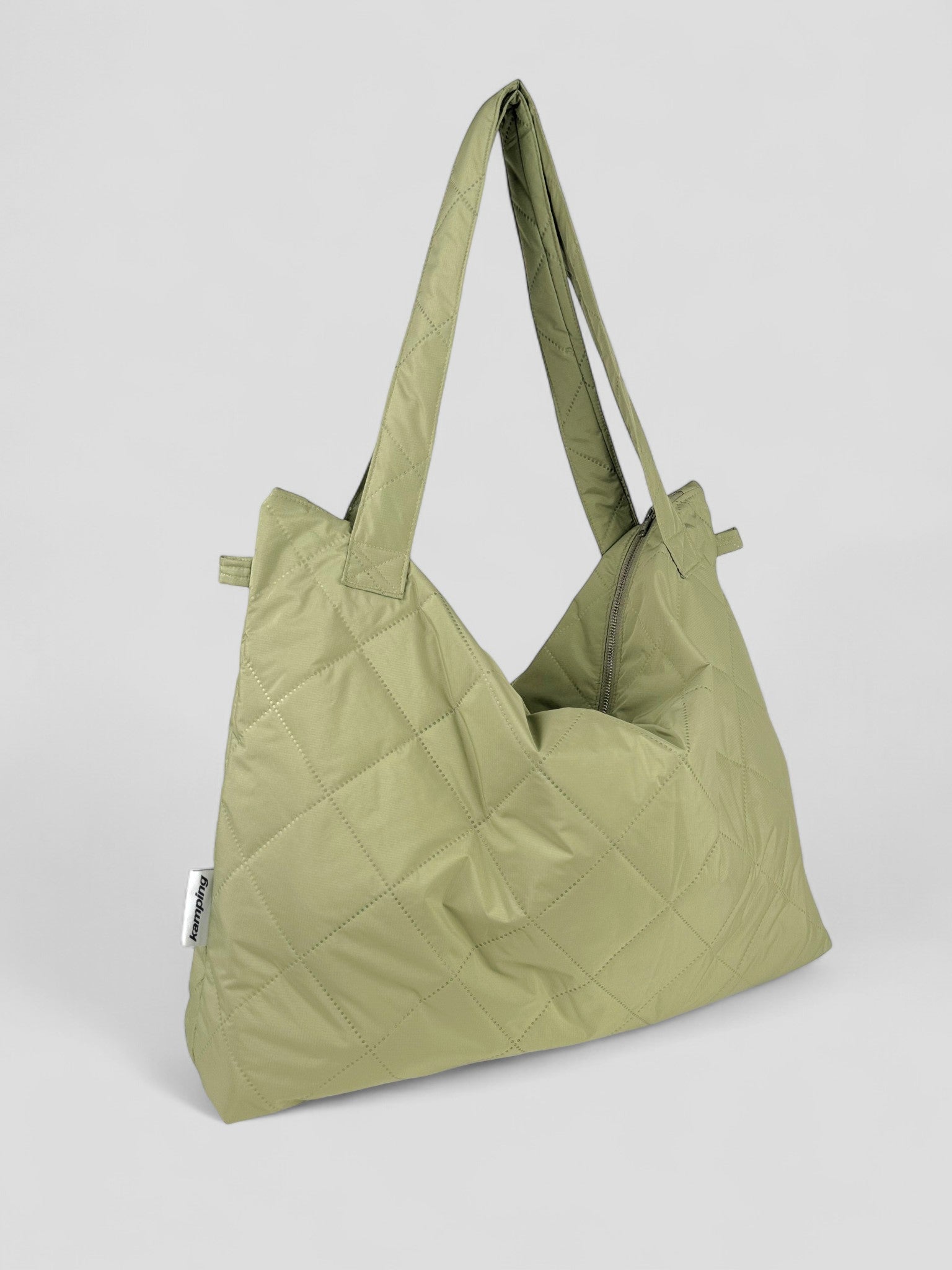 Kamping Studios Mom-Bag und Weekender in Matcha-gruen, Produktfoto Seitenansicht