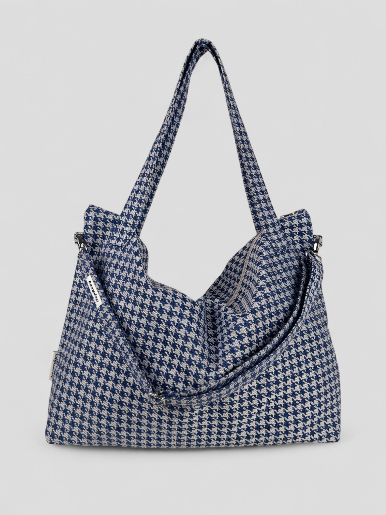 kamping studios mombag und weekender in blau-kariert, Produktfoto Vorderansicht mit Schultergurt