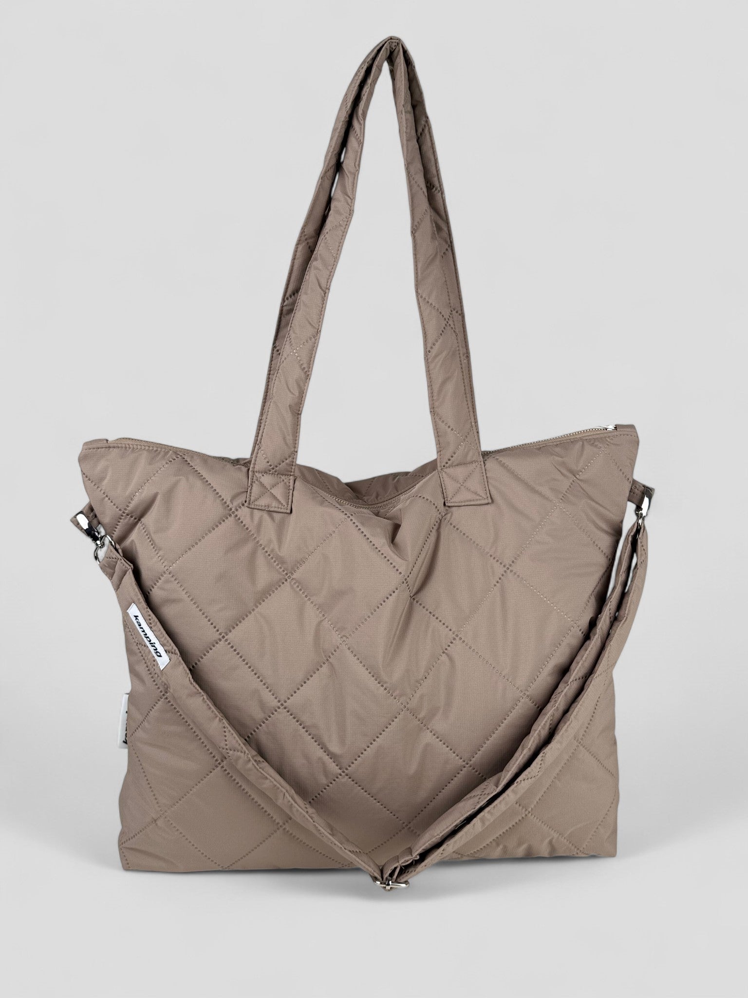 Kamping Studios Shopper beige, Produktfoto mit Schultergurt, Vorderansicht