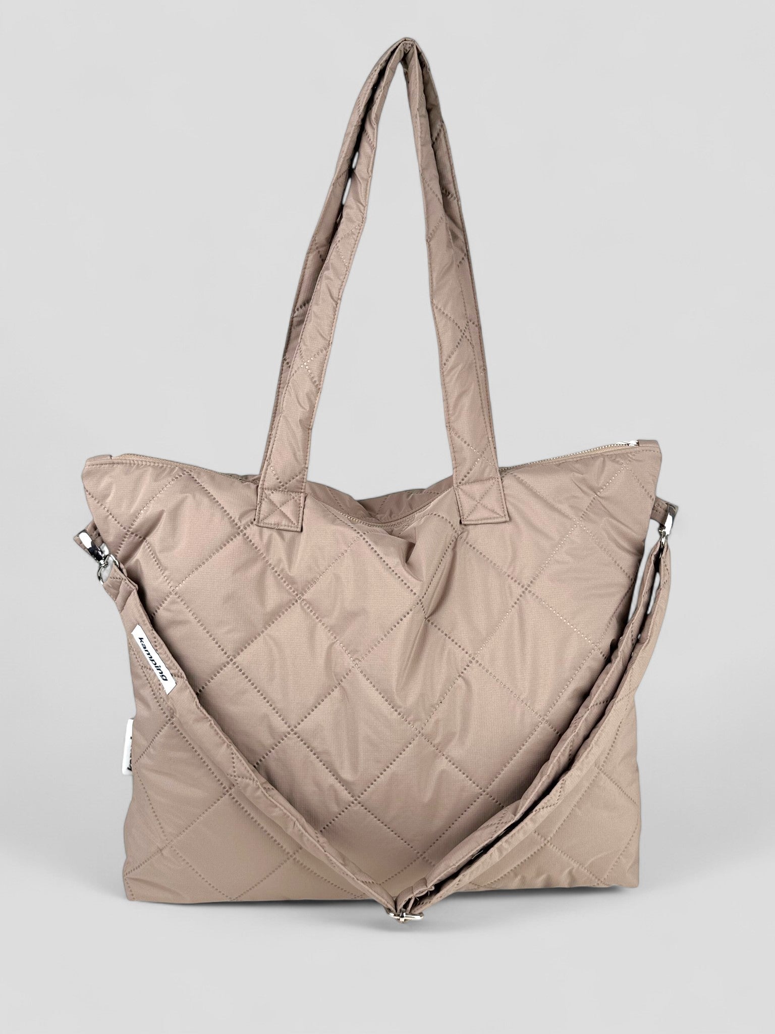 Kamping Studios Shopper beige, Produktfoto mit Schultergurt, Vorderansicht
