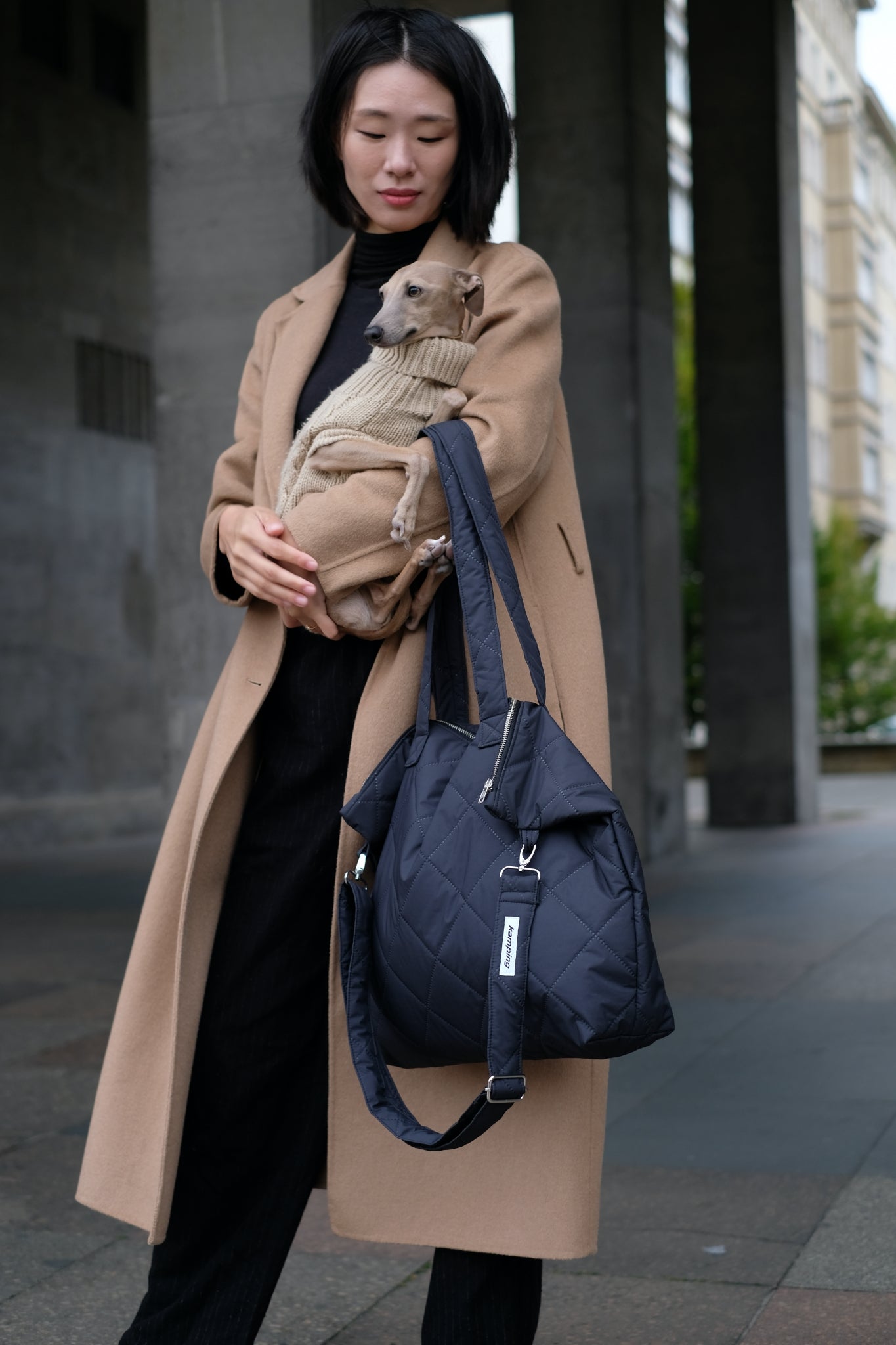 Kamping Studios Shopper schwarz, am Model