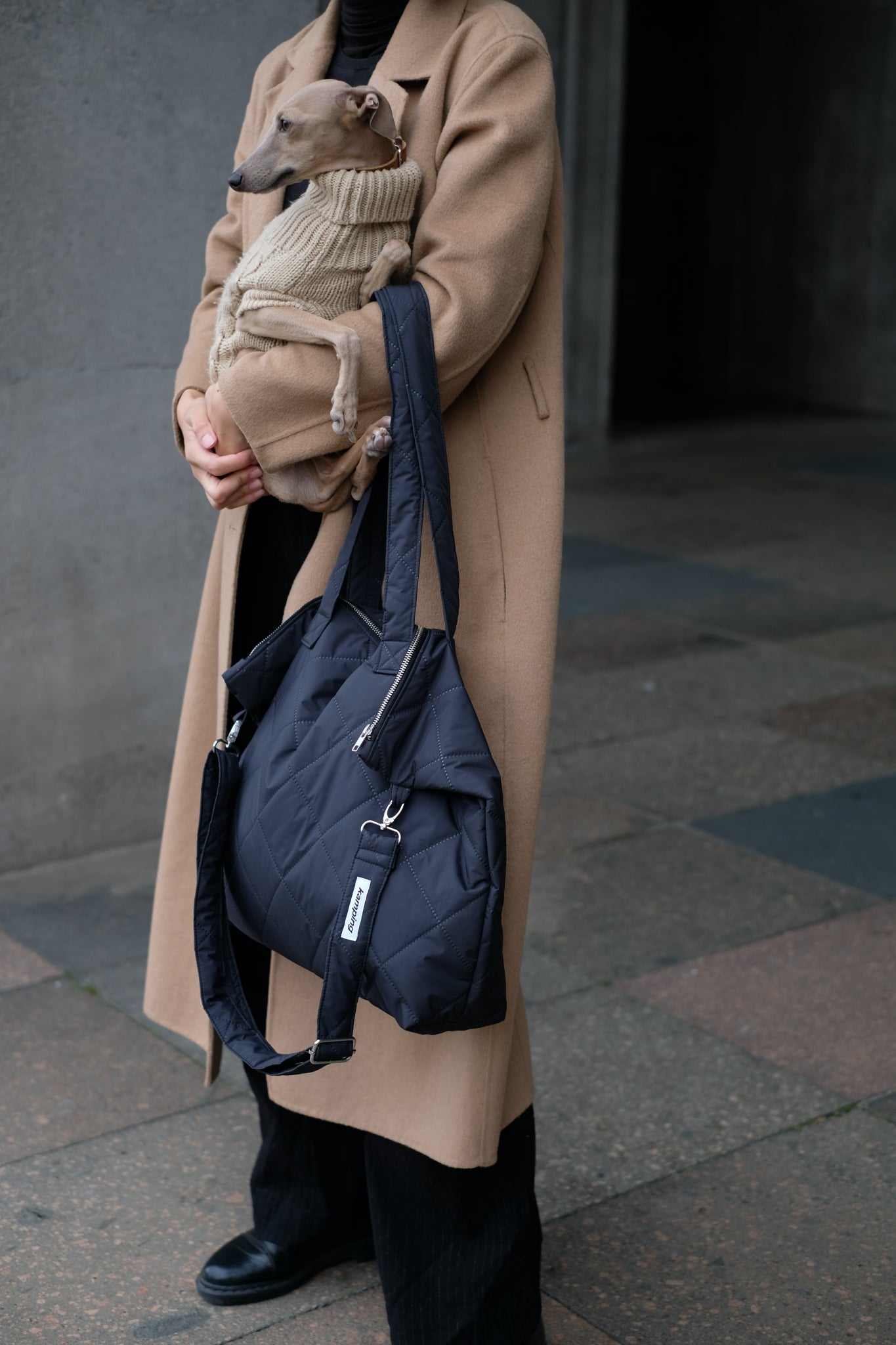 Kamping Studios Shopper schwarz, am Model 5